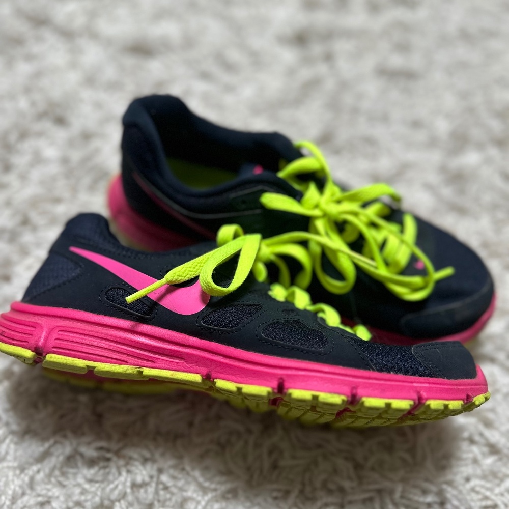 Nike Revolution 2 Sz 6.5